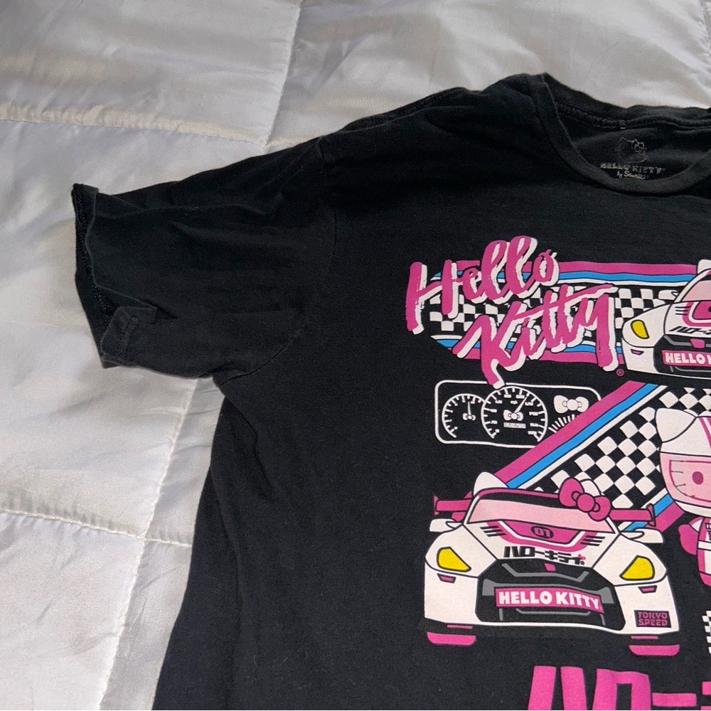 Hello Kitty Racing T-shirt - Picture 3 of 8